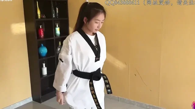 176cm, 78kg Karate Girlfriend Powerful Kick, Round 1