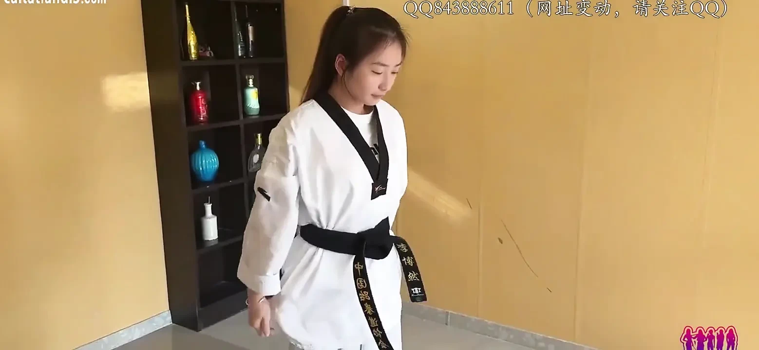 176cm, 78kg Karate Girlfriend Powerful Kick, Round 1