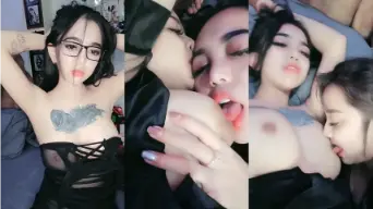 Dua Cewek Abg Cantik Mesra Di Kamar Hotel
