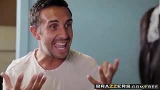 Maid Montok Dengan Payudara Besar Siap Melayani Nafsumu