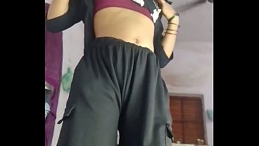 Cowgirl Goyangan Bhabhi, Suami Ganas Hantam Memeknya Sambil Merintih Dalam Bahasa Hindi