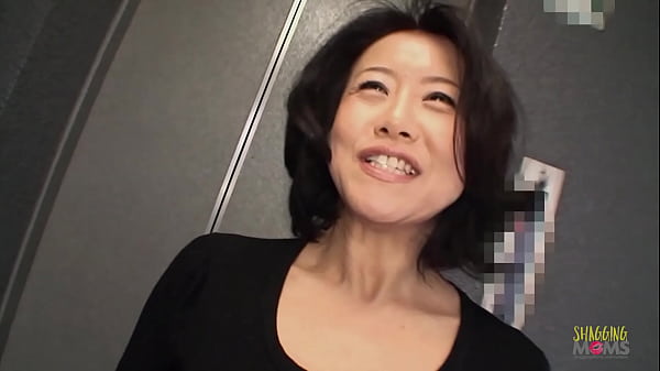 Wanita Asia Matang Tak Sabar Untuk Memuaskan Diri Dengan Semua Mainan Seks Di Vaginanya Yang Basah