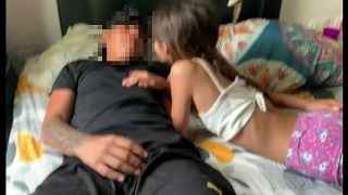 Kakak Tiri Nafsunya Meledak, Digituhin Adik Tiri Saat Ortu Lagi Keluar Rumah – Cerita Lengkap …