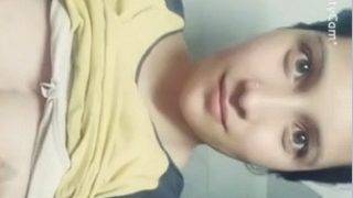 Kashmiri Cewek Beena Pamer Selfie Bugil Bikin Nafsu Naik.