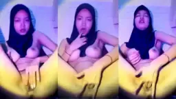 Toket Gede Bulat Pakai Hijab, Tangannya Sibuk Colmek Sendiri