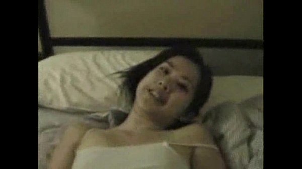 Pasangan Tionghoa Beraksi Di Ranjang