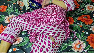Ibu Tiri Celana Sobek, Anak Tiri Ngewe Memek Ibu Tiri, Pantat Bulat Mantap.