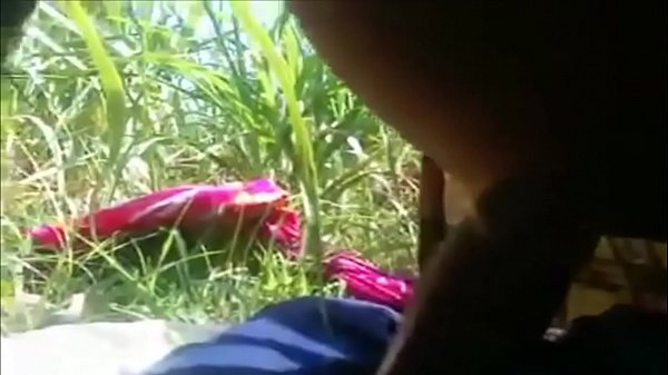 Gadis Remaja Desi Digencet Ganas Di Hutan Belantara