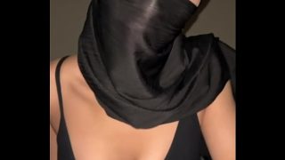 Arab, Muslim, Hijabo, Dada Montok Bikin Ngilu