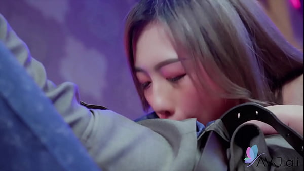 Gadis Seksi Tiongkok Lin Siyu Sedang Ngesex Dengan Nafsu Membara.