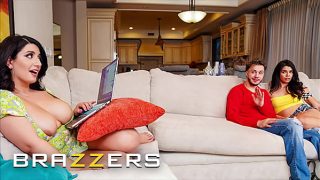Sara Arab Menggoda Pacar Temen Sekamarnya, Crot Di Belakang Temennya Sendiri – Brazzers