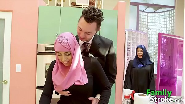 Kisah Panas: Ayah Tiri Arab Dan Anak Tirinya Yang Menggoda