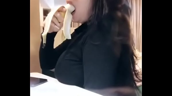 Monica Adhea, Model Indonesia Yang Panas Dan Horny, Jago Ngentot Dengan Mulut