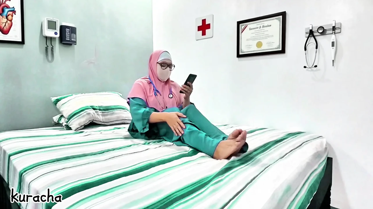 Hijab Muslim Doctor Video Call With Her Secret Lover On Breaktime At Hospital