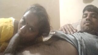 Pria Merekam Momen Bhabhi-nya Lagi Ngeblowjob, Nikmatin Kontolnya Sampai Puas