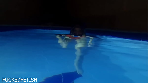 Helen Star Pakai Baju Renang Seksi, Malam-malam Nyetir Sambil Pake Masker Kolam Bikin Greget.