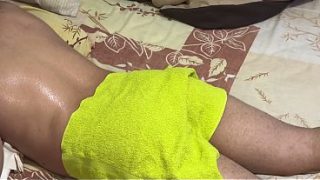Ibu Mertua Montok Bongsor Bantuin Mantu, Pijat Berubah Jadi Main Ranjang.