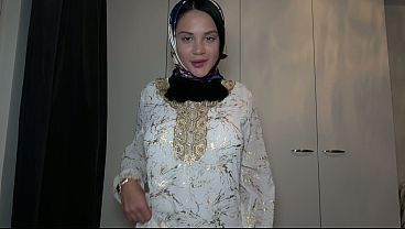 Pov – Ngencengin Kakak Tiri Muslimah Berjilbab, Romantis Tapi Bikin Nagih