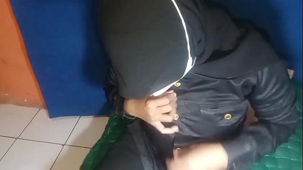 Satpam Cewek Sange Colmek Sampe Muncrat, Ngenyangin Banget!