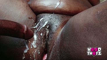 Dua Kontol Gede Ngewein Ibu Tiri Afrika Montok Yang Pantatnya Gede Banget.