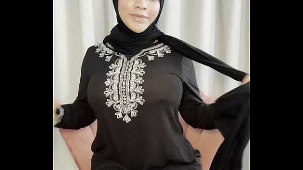 Buka Puasa Bareng Si Arab Nakal, Yasmina Khan Mainin Getar Sendiri Sambil Puasa.