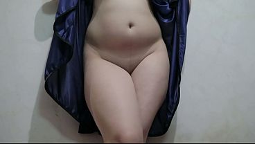 Cewek Indo Pake Lingerie Biru, Ngangkang Sambil Mainin Memek Basah.