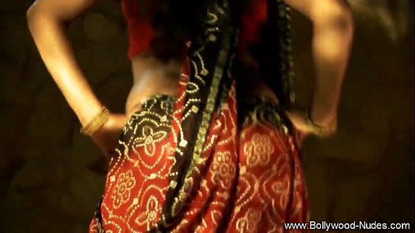 Cewek India Kulit Sawo Matang Goyang-goyang Seksi Bikin Makin Pengen.