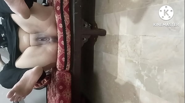 Buka Kaki Lebar, Bhabhi Pakistan Siap Digocok Pagi-pagi