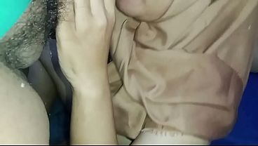 Istri Temen Lagi Minta Digenjot, Sange Berat Minta Jilmek – Update