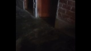 Ibu Muda Single Bikinin Aku Masuk Rumahnya Gegara Duit, Langsung Crot Di Pintu.