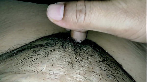 Ibu Tiri Dengan Pantat Gede Setuju Tidur Bareng Anak Tiri Di Ranjang Yang Sama.