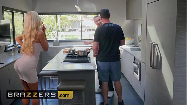 Istri Nyata – (courtney Taylor, Keiran Lee) – Courtney Bantuin Suami Biar Ngebut, Tangan Ajaibnya Bikin Mampus – Brazzers