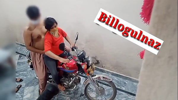 Hot Xxx Dikocok Temen Di Atas Motor, Suara Hindi Bikin Makin Panas