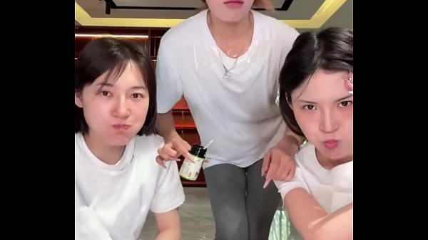 Cô Nàng Lùn Trung Quốc, Thân Hình Nhỏ Nhắn Nhưng đầy Mê Hoặc, Làm Bạn Muốn Khám Phá Từng đường Cong.