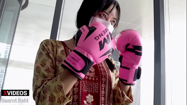Si Petarung Ufc Cewek Desi, Pukulannya Bikin Nagih Kayak Pro.