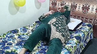 Seorang Perempuan India Yang Sudah Menikah Memanggil Seorang Pemuda Dan Menidurinya Dengan Kasar, Suara Hindi, Seks Desi Panas.