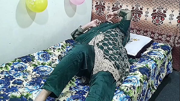 Seorang Perempuan India Yang Sudah Menikah Memanggil Seorang Pemuda Dan Menidurinya Dengan Kasar, Suara Hindi, Seks Desi Panas.