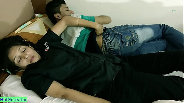 Ngeseks Bareng Kakak Tiri Di Ranjang! Suara Panasnya Bikin Makin Nafsu.