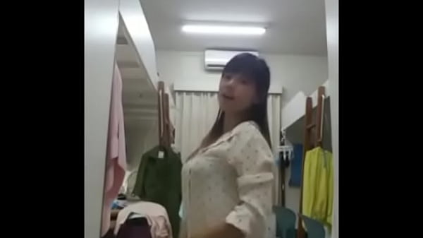 Cewek Indo Chinese Mantan Pacar Goyang Striptis Bikin Crot