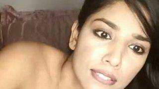 Live Bugil Sharanya Jit Kaur, Panas Dan Basah