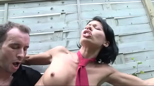 Remaja Nungging Di Belakang Sekolah, Nelen Mani Puas