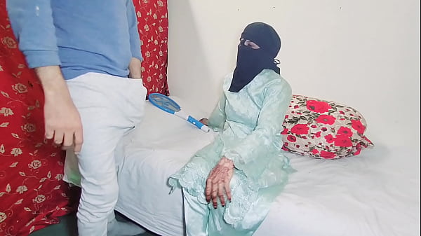 Banting Tante India Montok, Kontol Gede Masukin Ke Lubang Memek Belakang, Sambil Ngomong Kotor Bahasa Hindi.