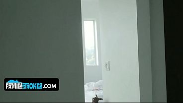 Gadis Pirang Montok Daisy Stone Digocoh Habis-habisan Sama Kakak Tiri Yang Lagi Horny