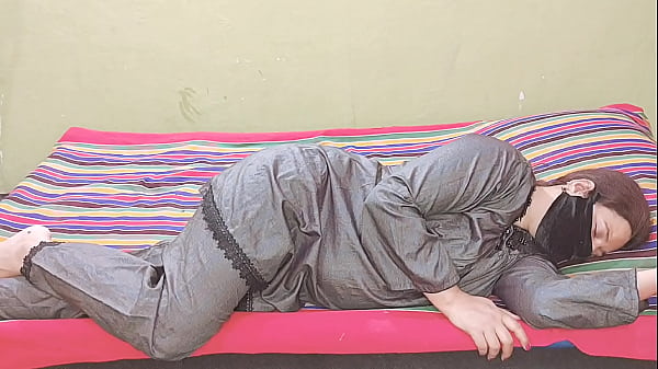 Memek Bhabhi Pakistan Digebukin Kenceng Cepet Gaya Doggy Pake Suara Desi Hindi