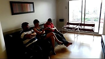 Gak Ada Acara Di Tv, Jadi Gue Ngewe Sama Tukang Ledeng Dan Temen Suami, Mantap Ngenyangin Banget.