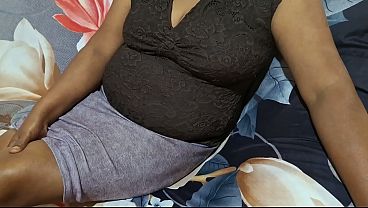 Sange Berat, Ibu Tiri Asia Lagi Liburan Siap Digaruk.