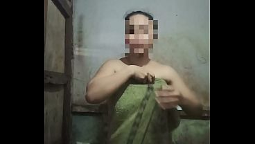 Pengen Mandi Sambil Ngentot Bareng Kamu, Basah-basahan Sambil Mainin Kontol.