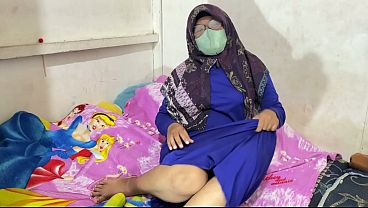 Wanita Berhijab Lagi Mainin Diri Sendiri, Makin Nafsu Banget