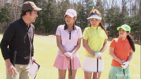 Cewek-cewek Asia Nge-golf Bugil, Bikin Greget.