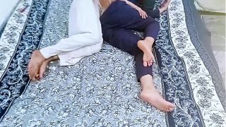 Desi Lugu Nan Polos Ngerasain Pertama Kali, Cewek Kampung Desi Crot Pertama